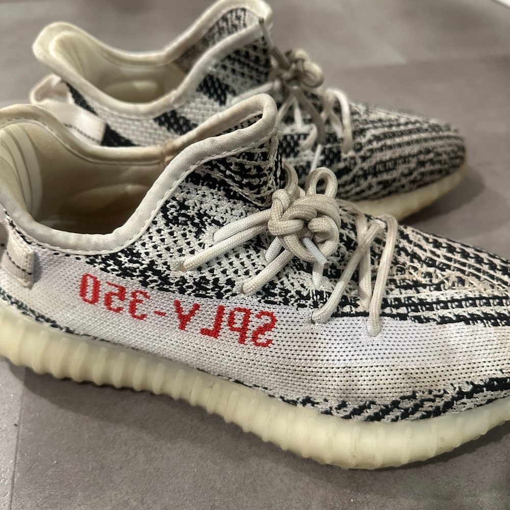 YEEZY BOOSTS 350 'zebra'